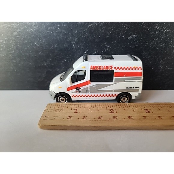 2011 Mattel Ambulance Toy Car - Picture 9 of 10